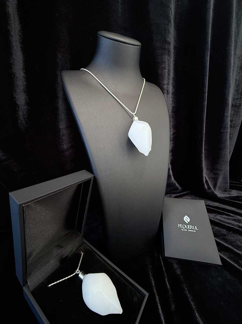 colgante cristal volcano blanco