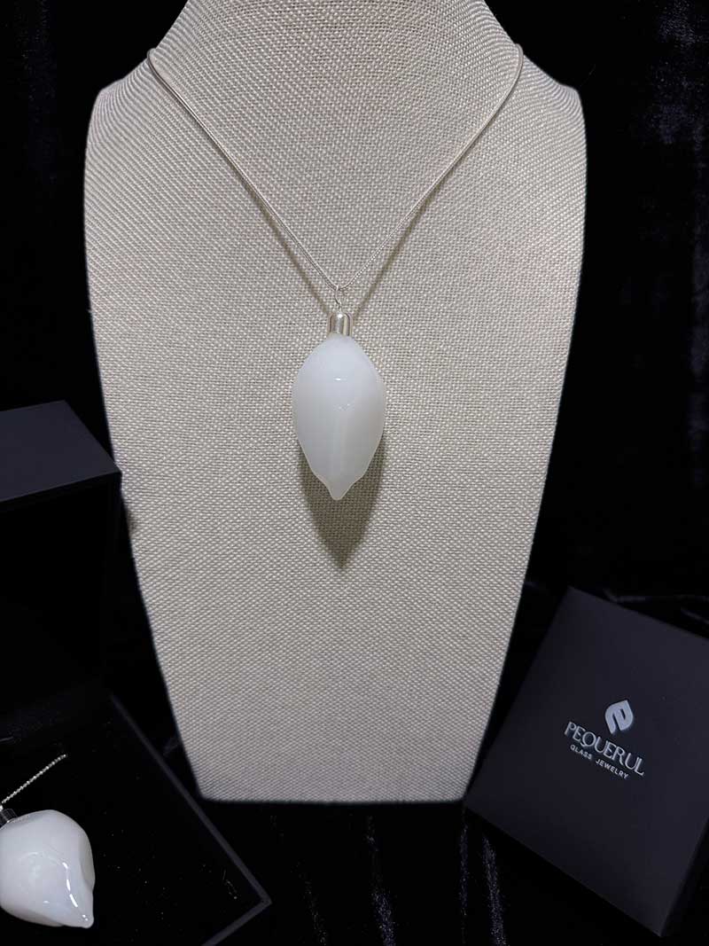 colgante cristal volcano blanco