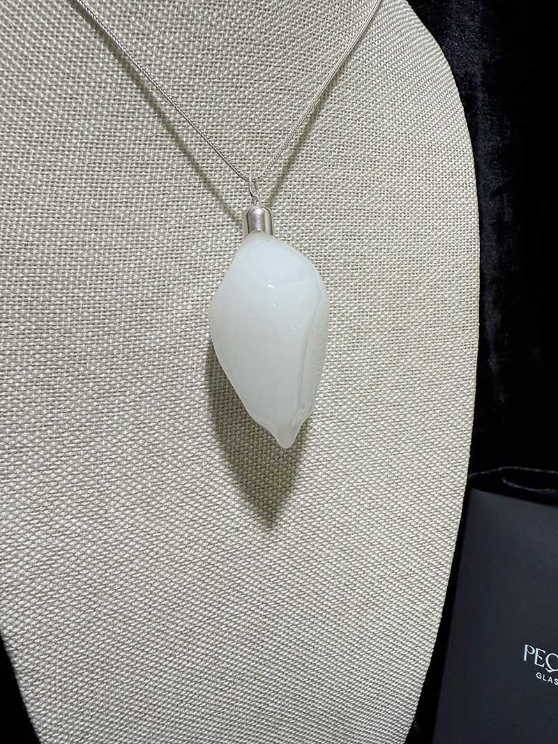 colgante cristal volcano blanco