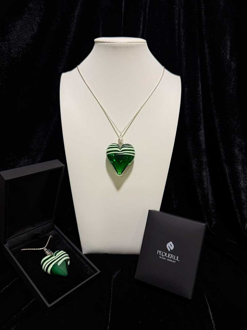 colgante corazón verde cristal