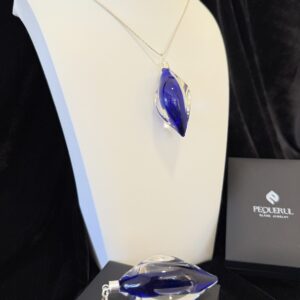 colgante vidrio lagrima envuelta azul