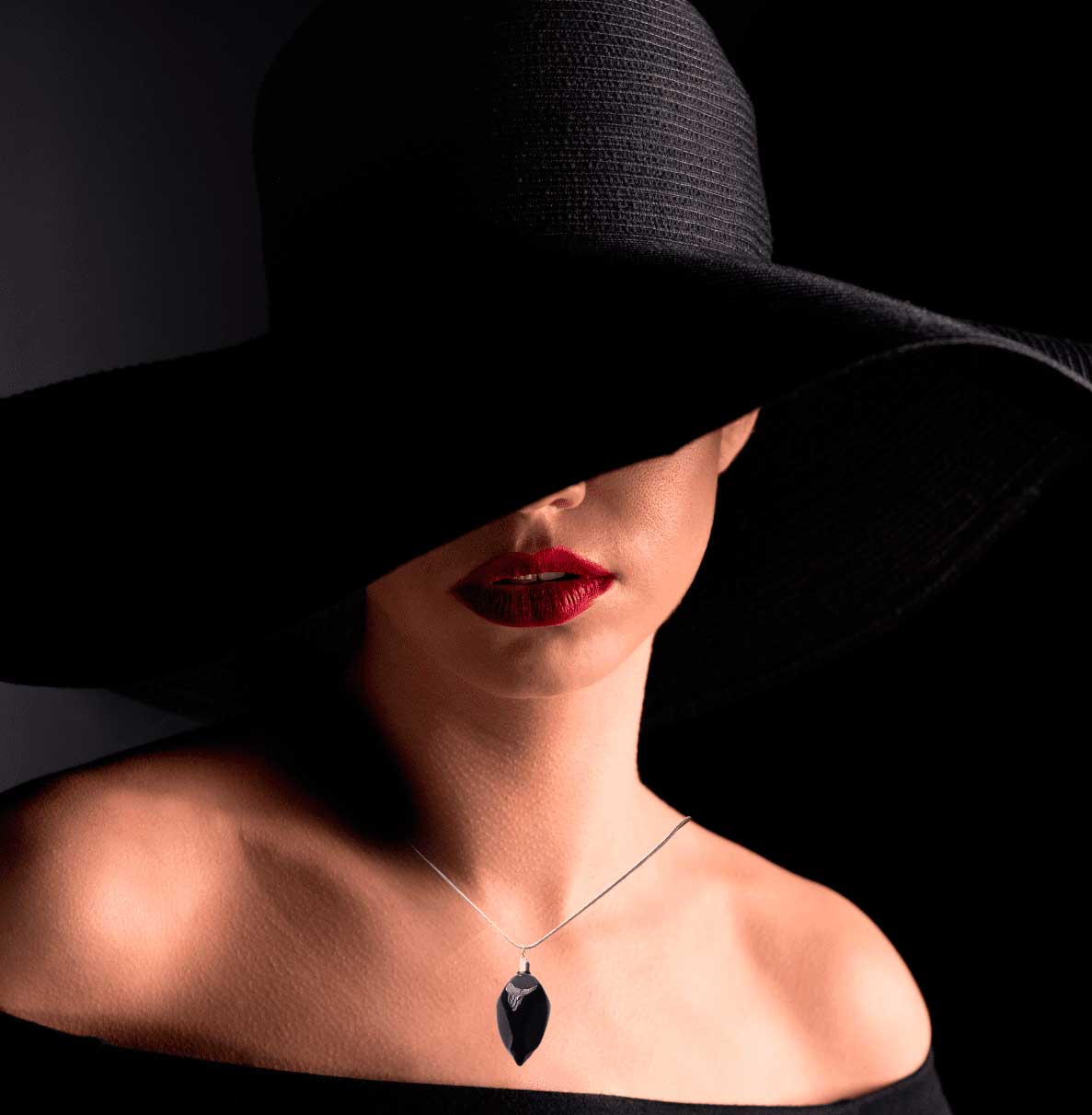 colgantes vidrio volcano negro